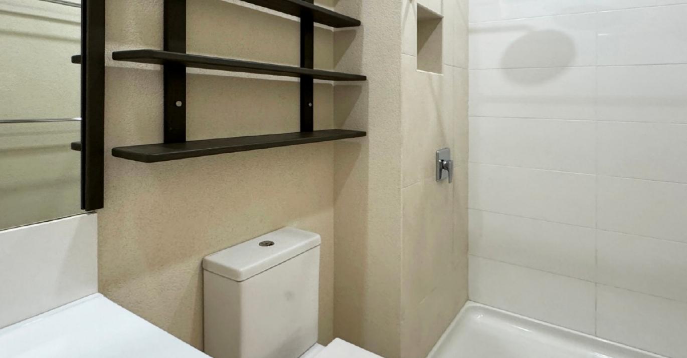 Harmony 608 Shared Bathroom BV5J