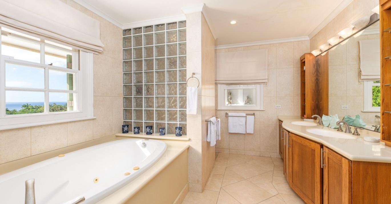 Malabar Master bathroom