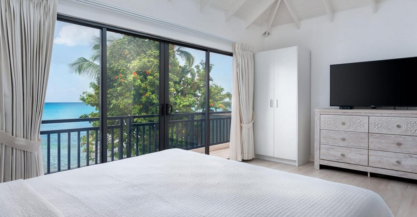 Mullins Reef Bedroom Sea View