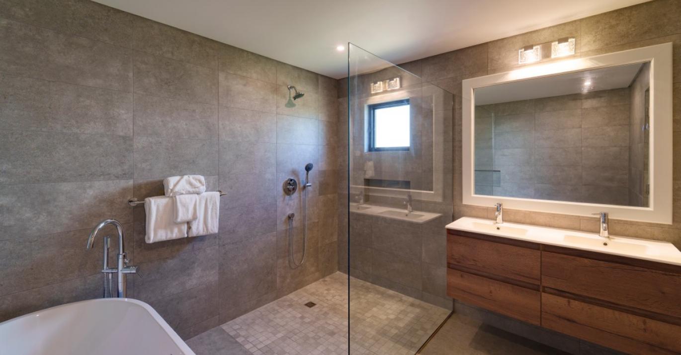 SeaBridge Master bath