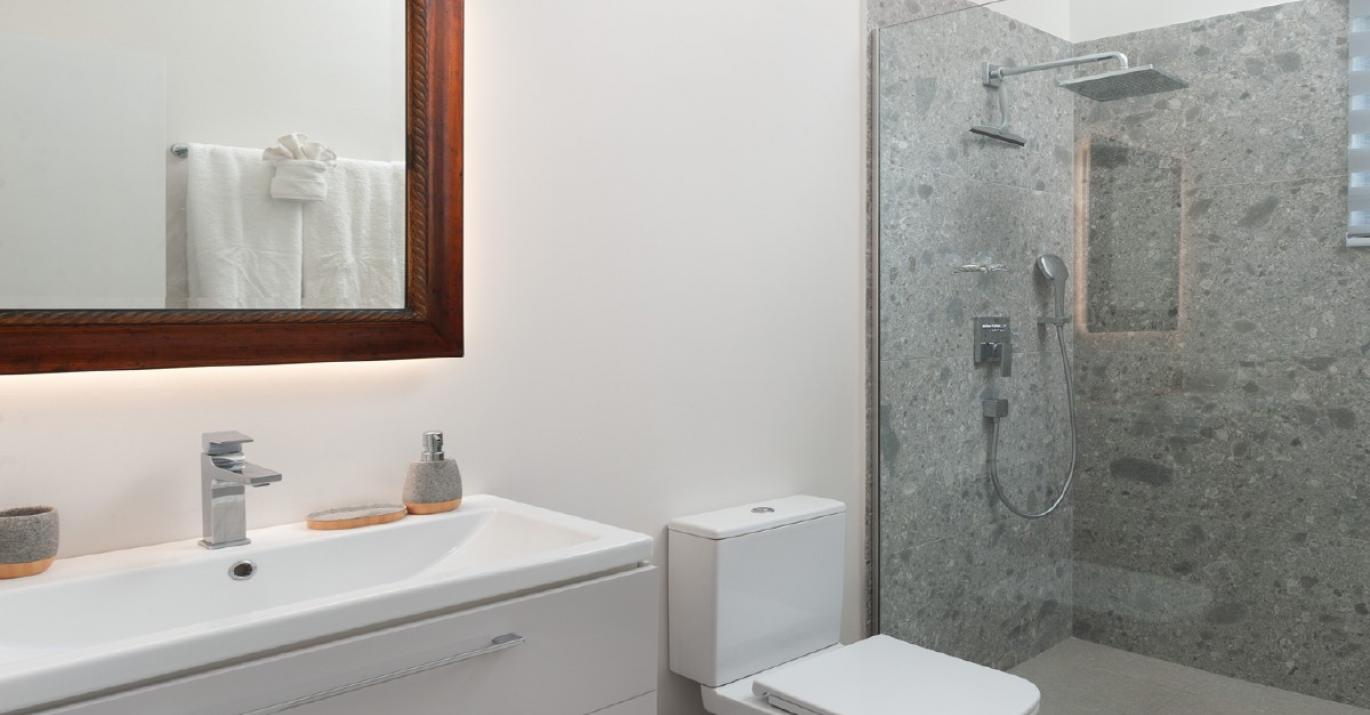 Simia Guest Bathroom