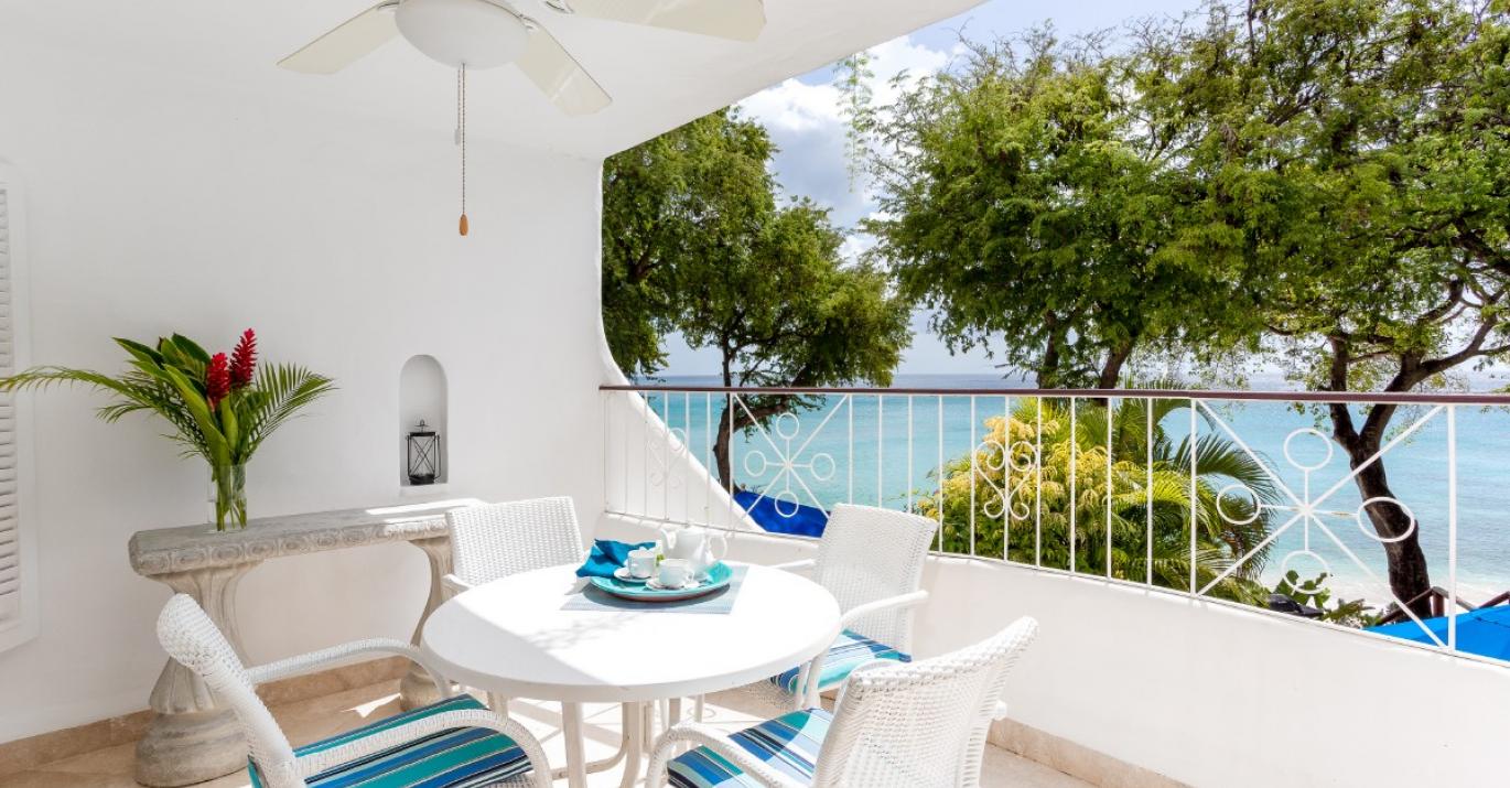 Oceans Edge Merlin Bay holiday villa for short term rental Platinum West Coast